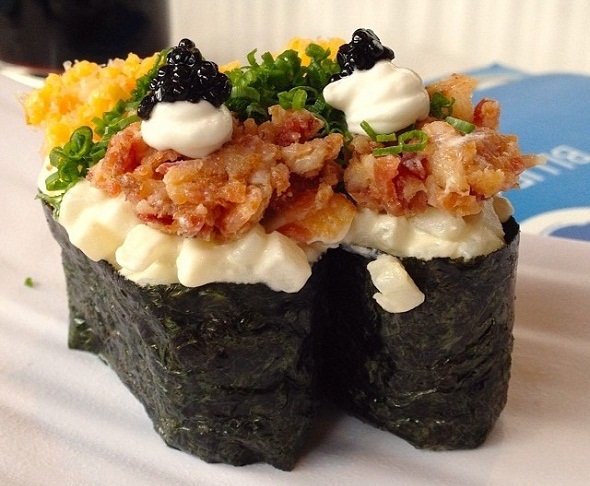 Sushi đút lò là món ăn đặc trưng của Blue C Sushi