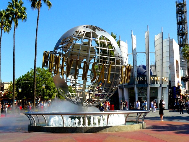 Đến Universal Studio Hollywood và cảng biển Santa Monica