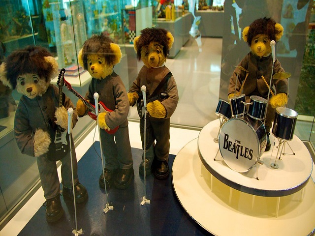 Những chú gấu trong trang phục của The Beatles