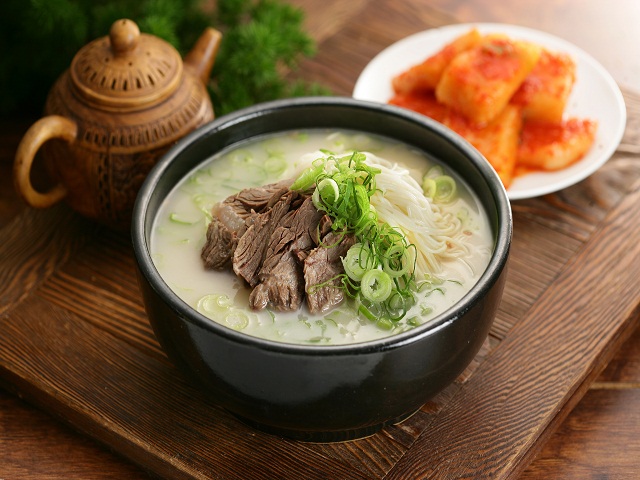 Seolleongtang món ăn được nhiều du khách tìm kiếm khi đến Hàn Quốc