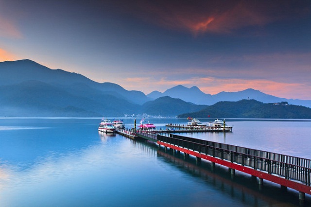 Vẻ đẹp quyến rũ của hồ Nhật Nguyệt