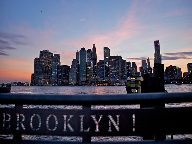 Ngoài Manhattan bạn có thể ghé Brooklyn thăm thú