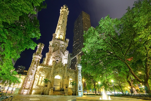 Tháp nước Chicago điểm đến du lịch miễn phí đầy hấp dẫn